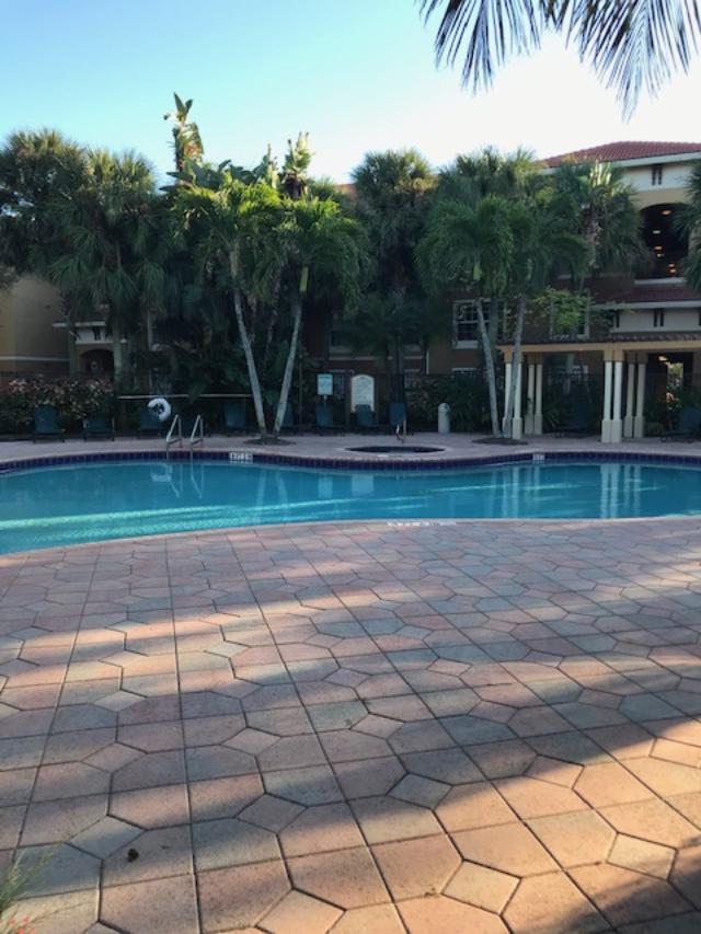 Building Photo - 5032 Lantana Rd