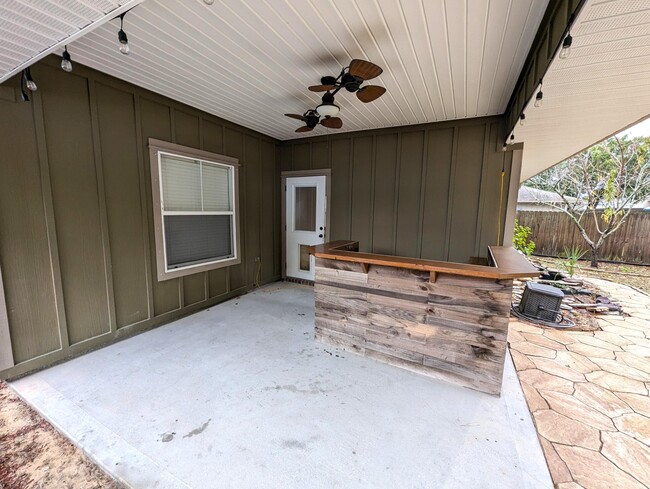 Building Photo - 116 Alder Ave SE