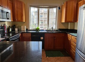 Building Photo - 27R Albion St