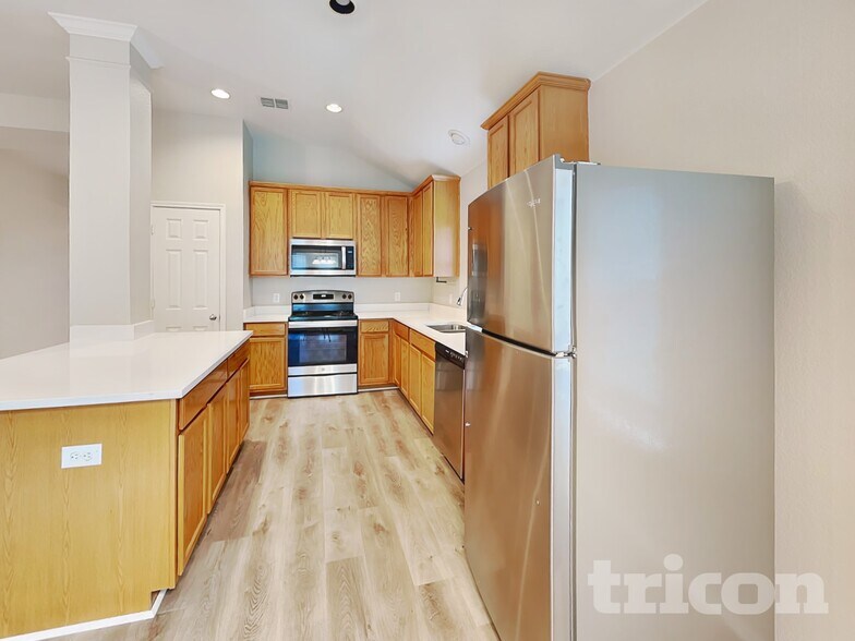 Building Photo - 707 Fireberry Dr