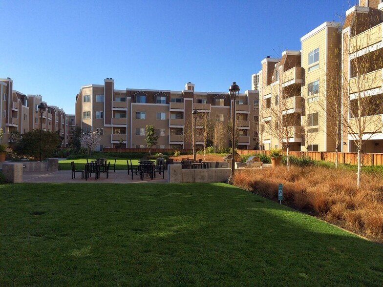 Building Photo - 6400 Christie Ave