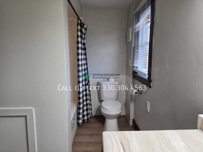 Building Photo - 1014 Berwin St