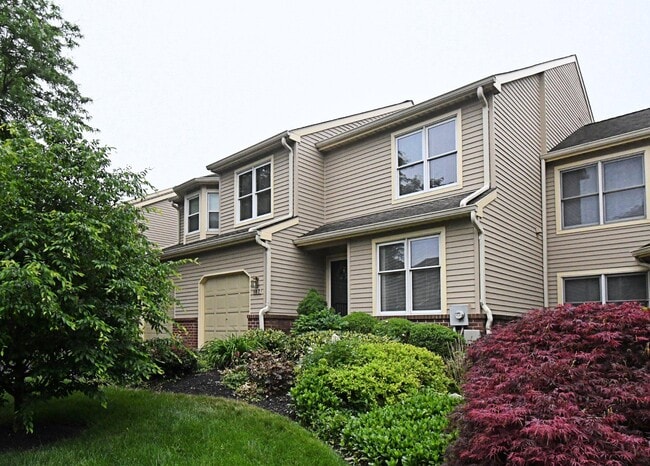Building Photo - 187 Pinecrest Ln