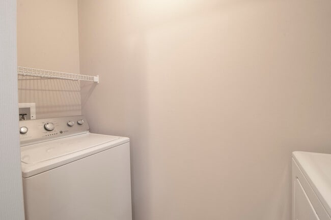 Building Photo - 2630 Del Ray Dr