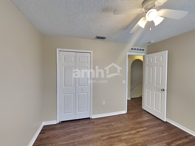 Building Photo - 813 Grand Regal Pt