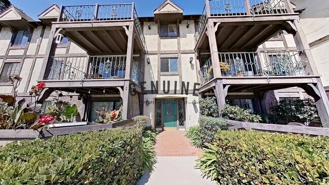 Building Photo - 1 Bedroom ~ Live in the Heart of South Coa...