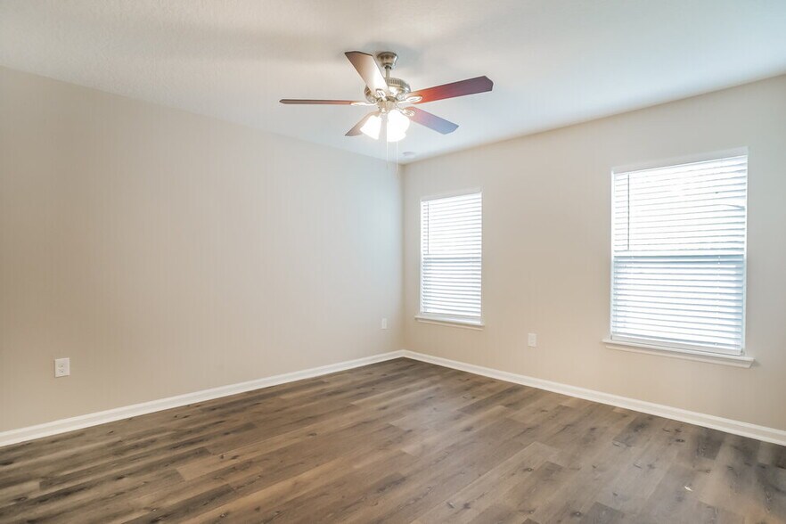 Building Photo - 201 Bluejack Ln