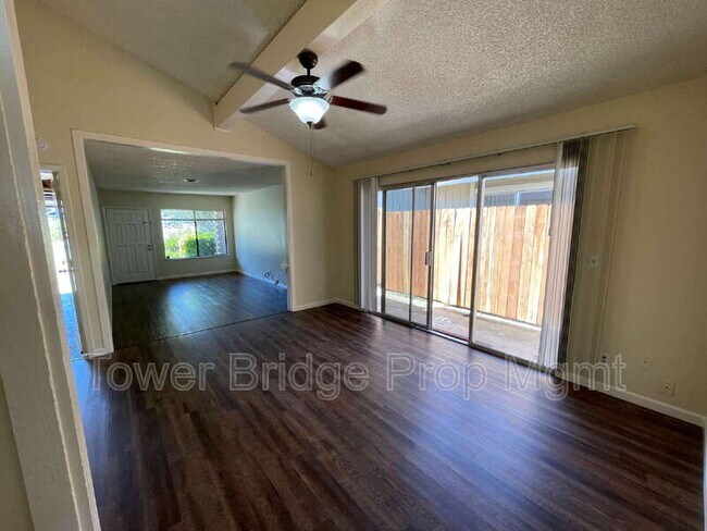 Building Photo - 6416 Miles Ln