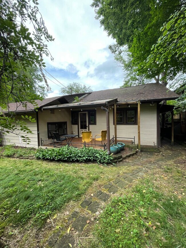 Building Photo - 3 Bedroom House Walking Distance to Purdue University