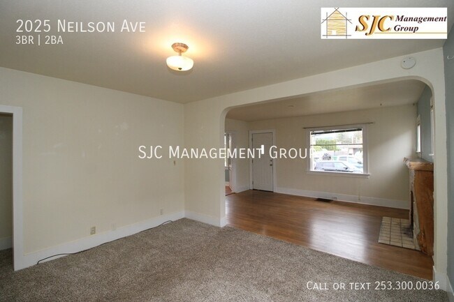 Building Photo - 2025 Nielson Ave