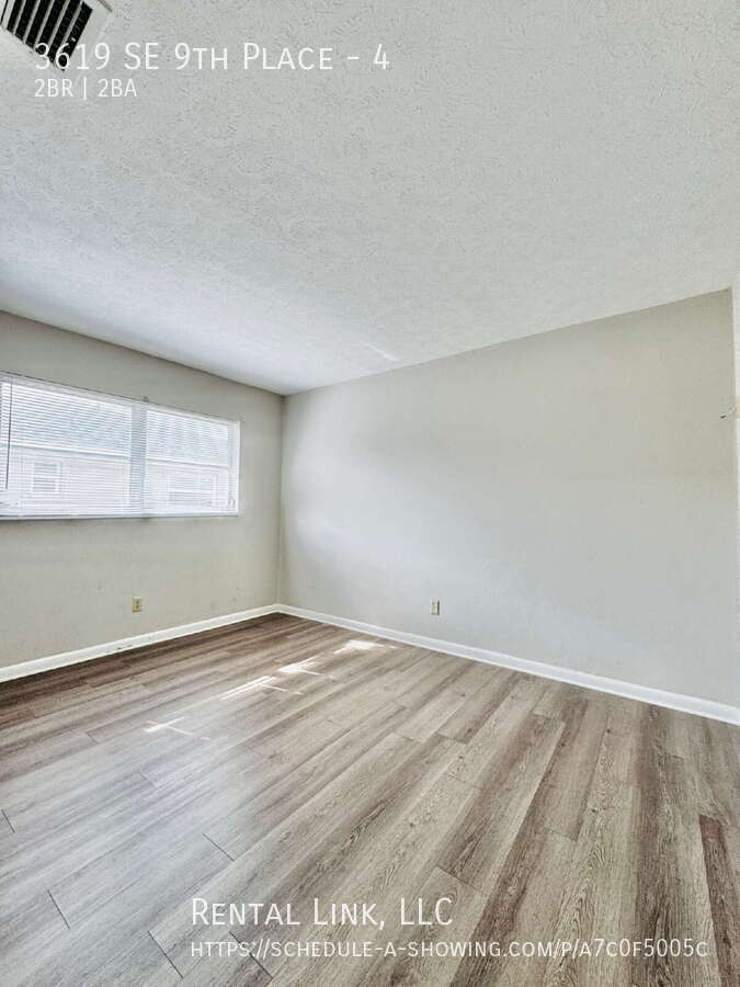 Building Photo - 3619 SE 9th Pl