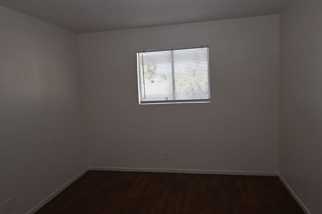 Building Photo - 2301 Stewart Ave #C C