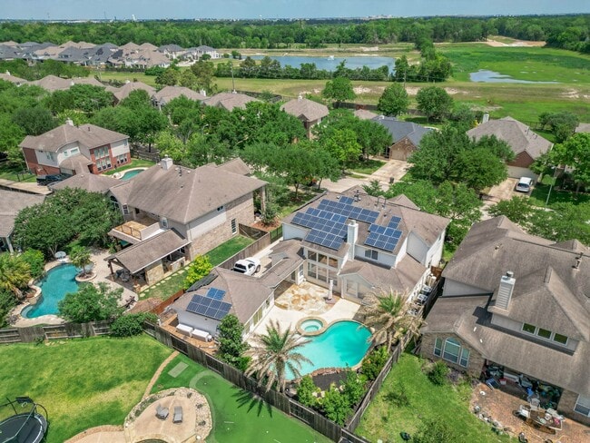 Building Photo - 1510 Lake Grayson Dr