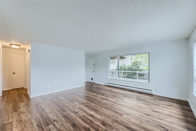 Building Photo - 10708 Stone Ave N