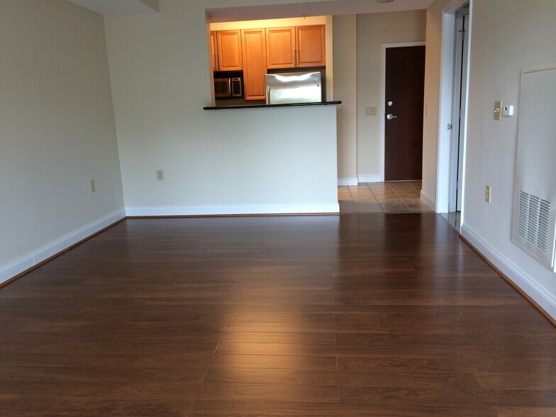 Building Photo - 11760 Sunrise Valley Dr