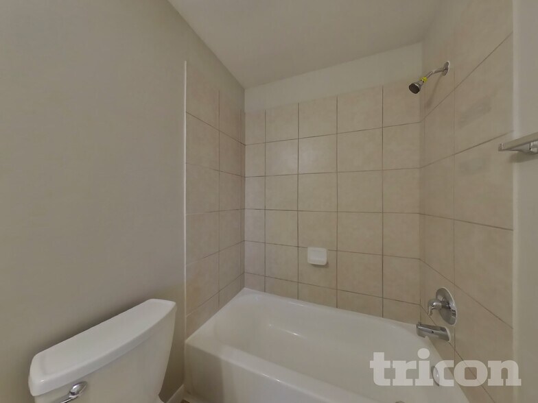 Building Photo - 1910 Flycaster Dr