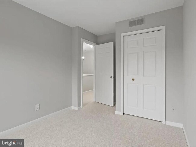 Building Photo - 43485 Plantation Terrace