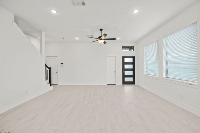 Building Photo - 7810 Starfish Arbor Dr