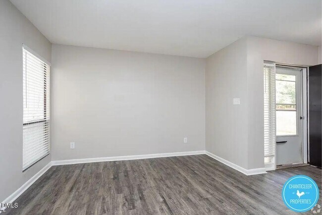 Building Photo - 20 Creekside Cir