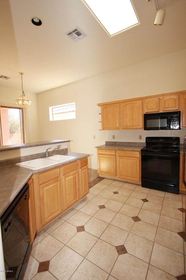 Building Photo - 5206 N Canyon Rise Pl