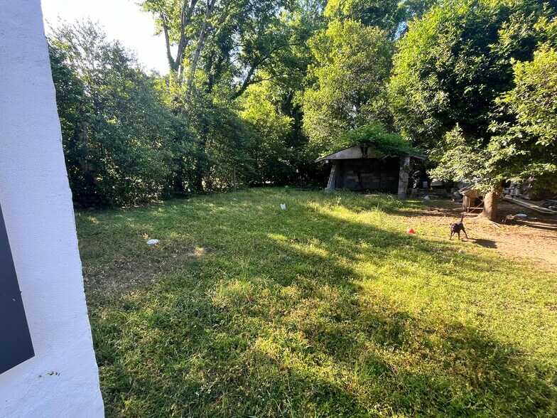 Building Photo - 298 Broadway St