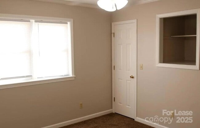 Building Photo - 90 Akron Ave