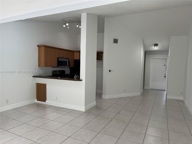 Building Photo - 9446 SW 140th Ct