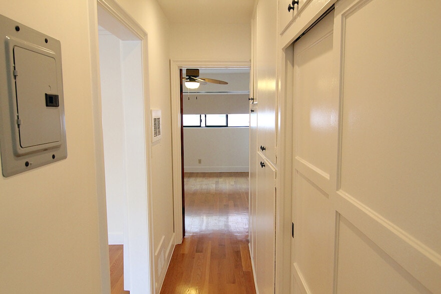 Building Photo - 600 N Sweetzer Ave