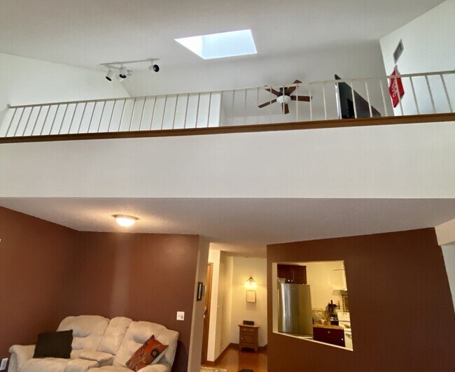 Building Photo - 2BR/2BA Plymouth Condo Available
