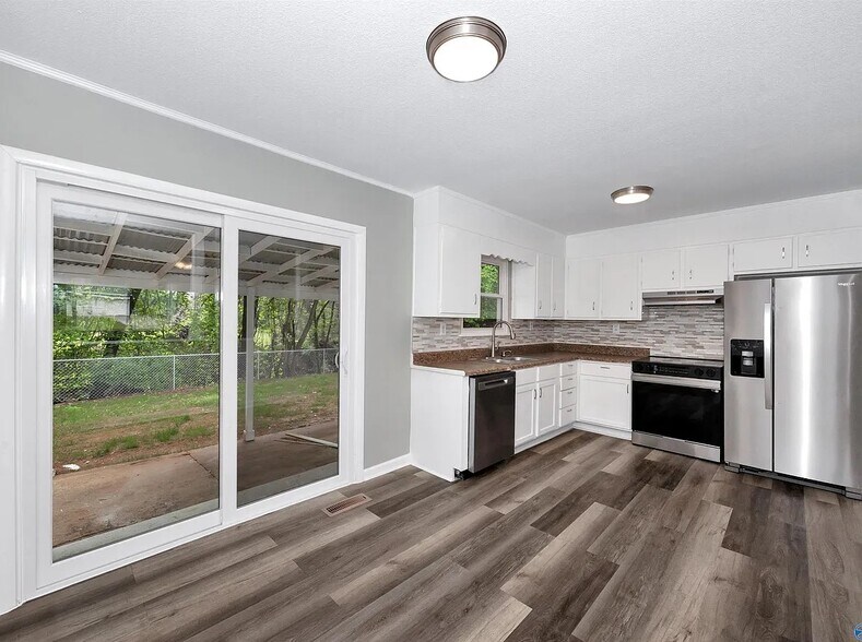 Building Photo - 3410 Freda Ln NW