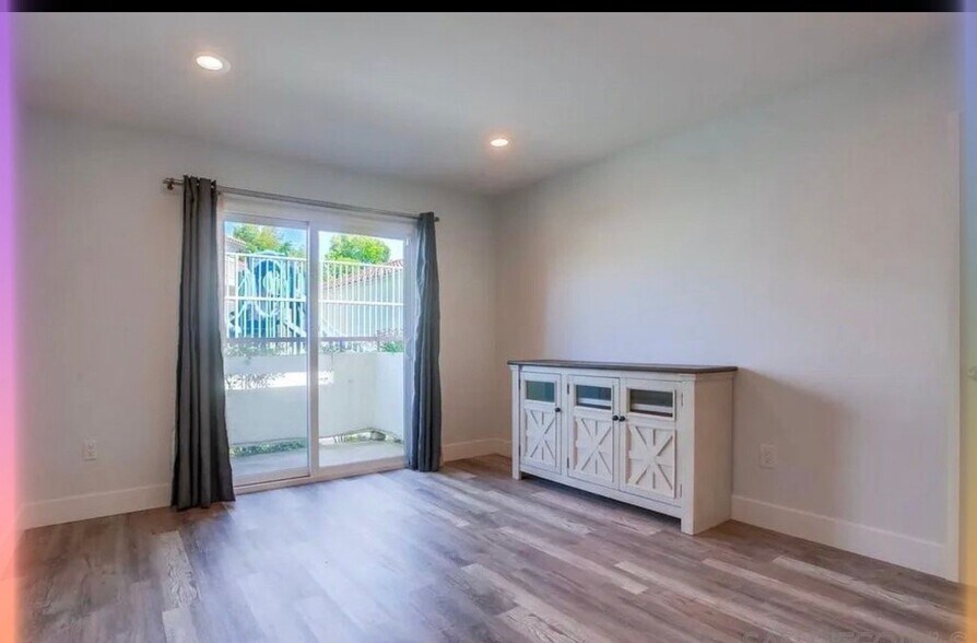 Building Photo - 450 Stoney Point Way
