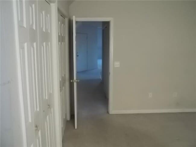 Building Photo - 1 Idlewild