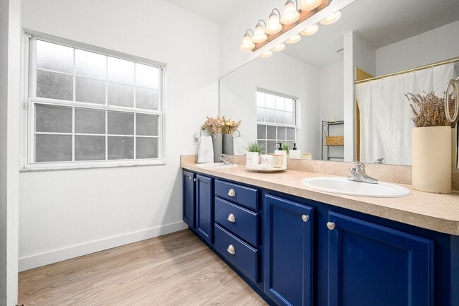 Building Photo - Optimal Location in Northwest Gainesville: South Point Neighborhood Living