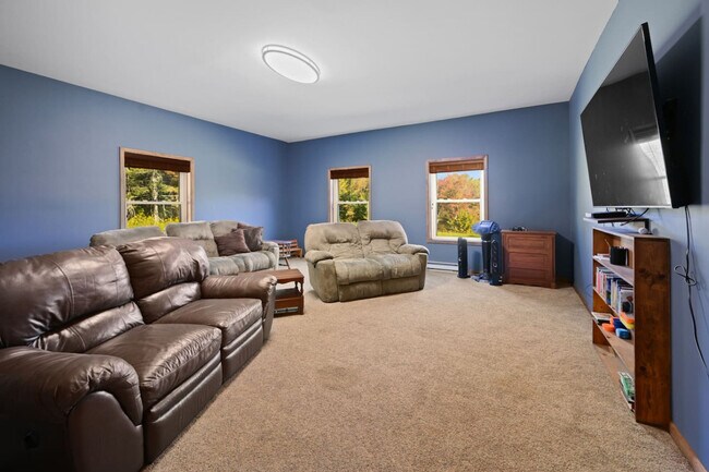 Building Photo - 1724 Calhoun Hill Rd