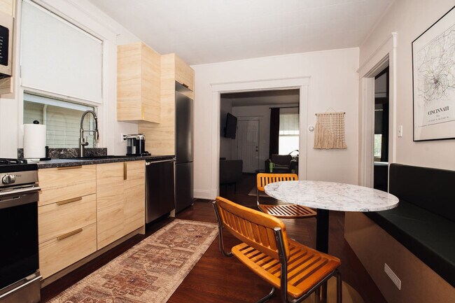 Building Photo - 3508 Tarpis Ave