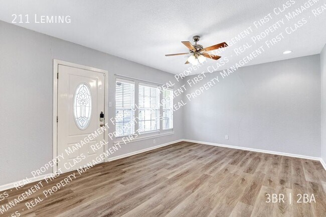 Building Photo - 211 Leming-