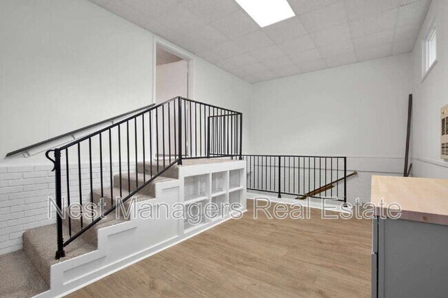 Building Photo - 301 Fairfield Rd