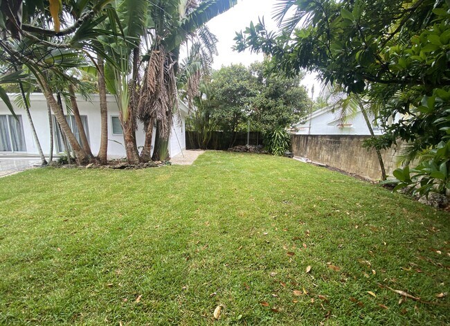 Building Photo - 5967 SW 58th Terrace