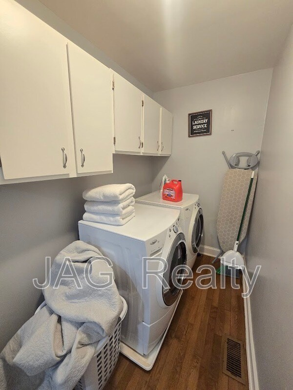 Building Photo - 3117 Smith Farm Rd