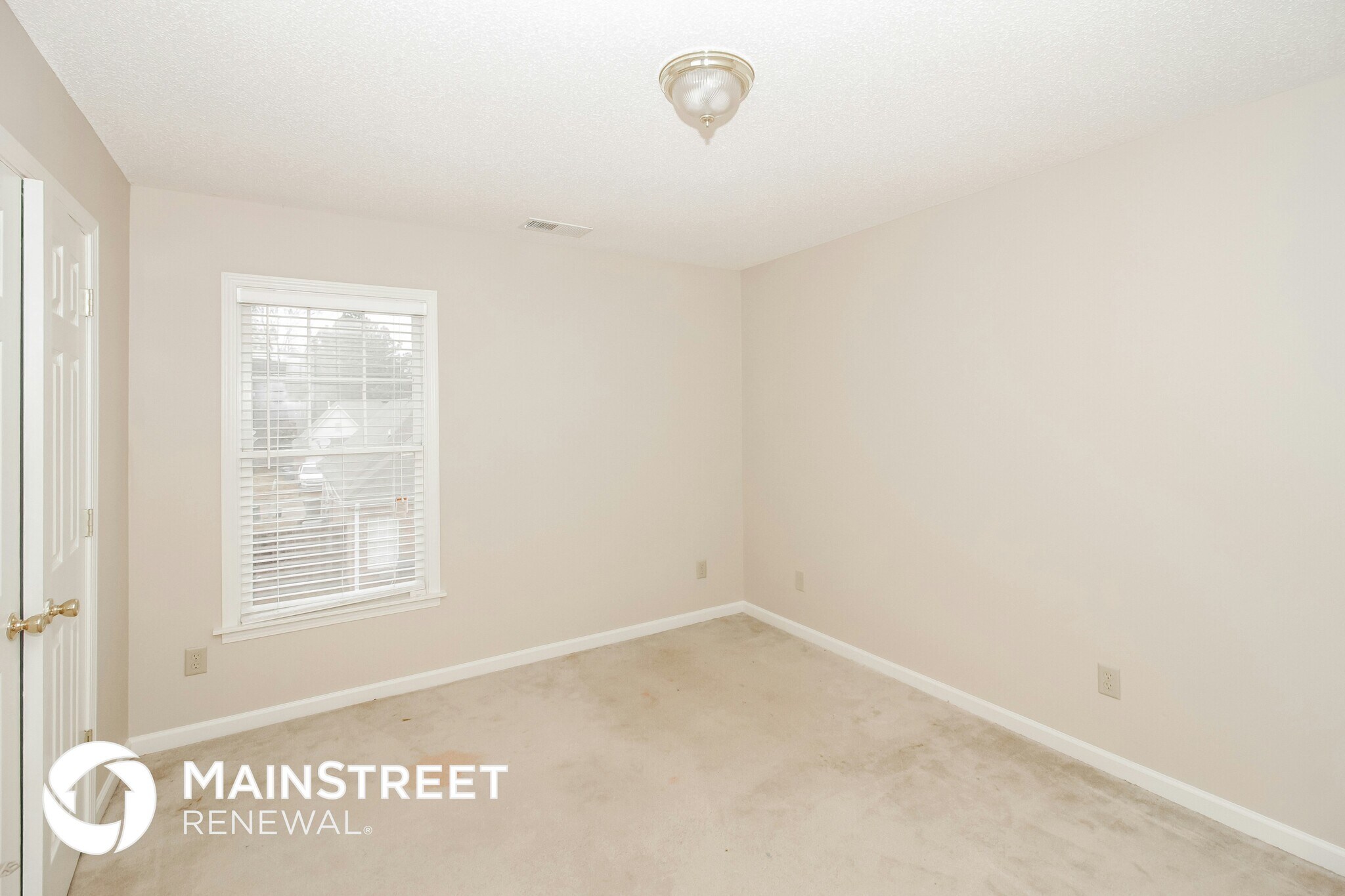 Building Photo - 1990 3 Pines Cove