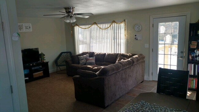 Building Photo - 369 Troy Rd