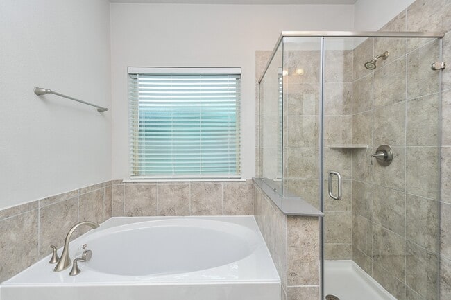 Building Photo - 18522 Hayden Pond Dr