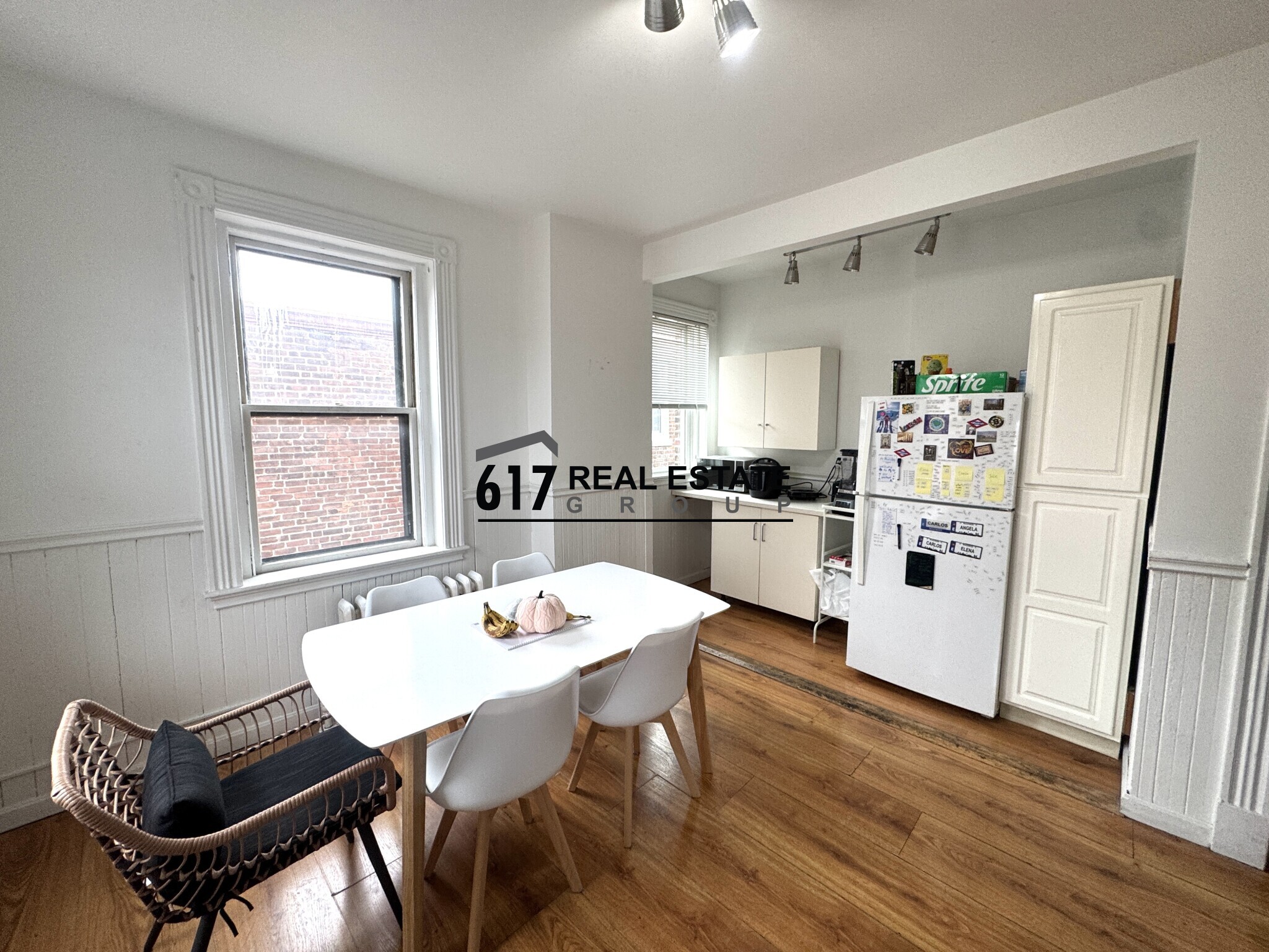 Building Photo - 11 Euston St