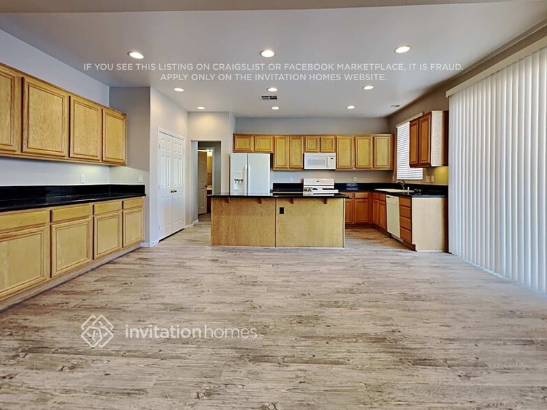 Building Photo - 7394 Longhorn Lodge Ave