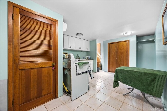 Building Photo - 45-76-76 Browvale Ln