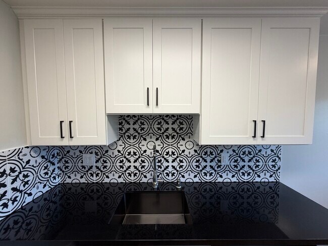 Building Photo - 14433 Bancroft Ave