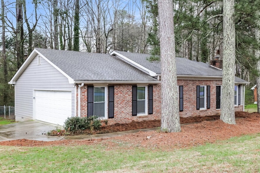 Building Photo - 661 Greenview Ave SE