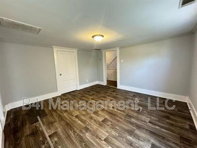 Building Photo - 306 Veazey St