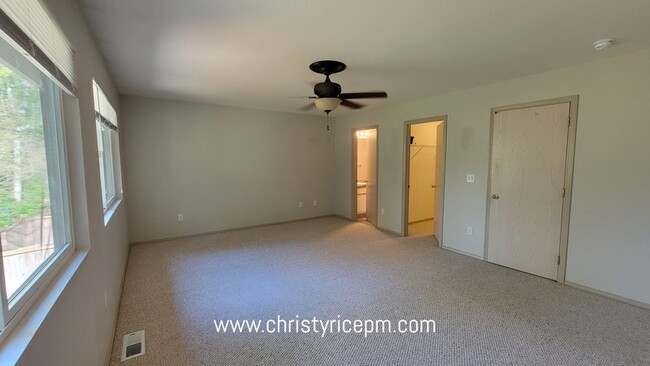 Building Photo - 5632 137th Pl SE