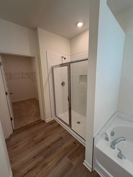 Building Photo - 9894 Chelsea Pk Trl
